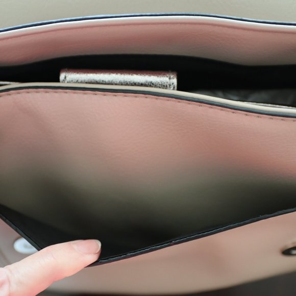 NWT-Reaction Kenneth Cole Back Pack & Wallet Set - Picture 12 of 17